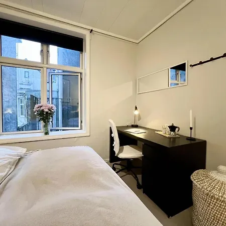 Dinbnb L 250m From Citycenter L Fireplace L Sleeps 6 L 24i7 Check In Bergen